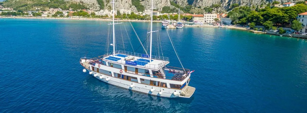 Motorsegler romantica premium schiff inselhuepfen kroatien