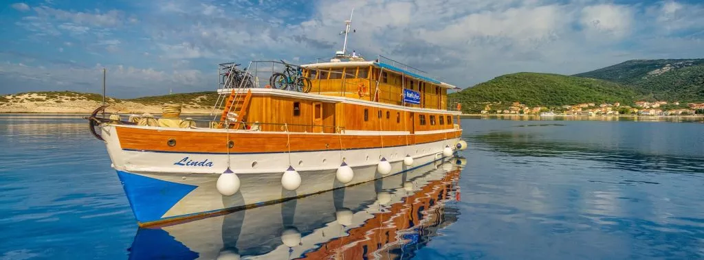 Motorjacht linda kroatien inselhuepfen komfort schiffe