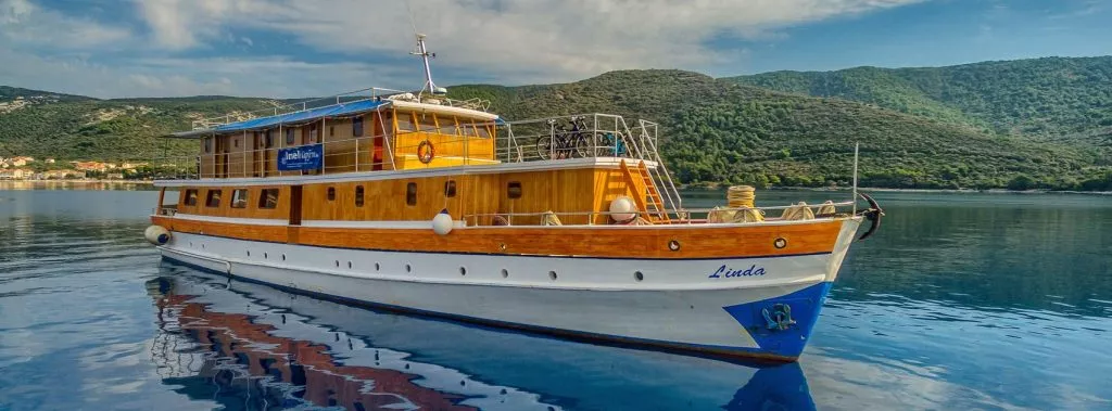 Motorjacht linda kroatien inselhuepfen komfort schiffe